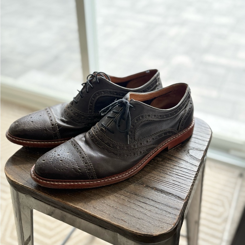 Classic Men’s Leather Brogue Oxfords in Dark Brown